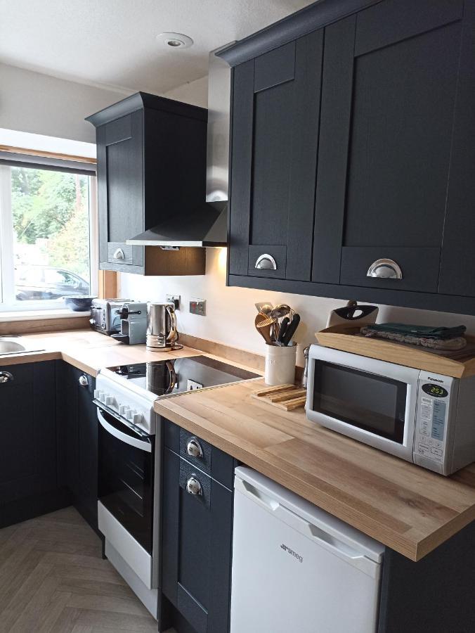 Red Squirrel Cottage Strathtay Екстер'єр фото