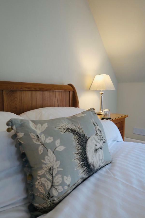Red Squirrel Cottage Strathtay Екстер'єр фото